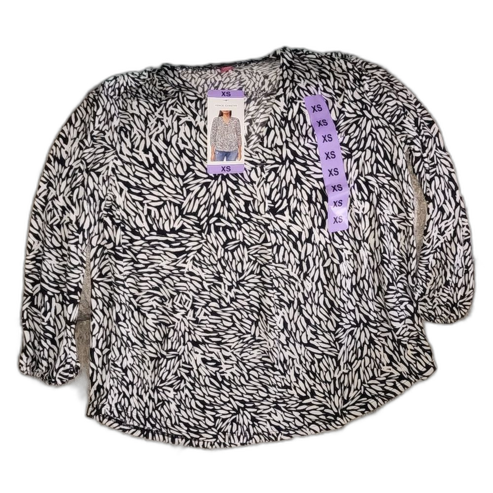 Vince Camuto Women's Printed V Neck Top Gray Size XS